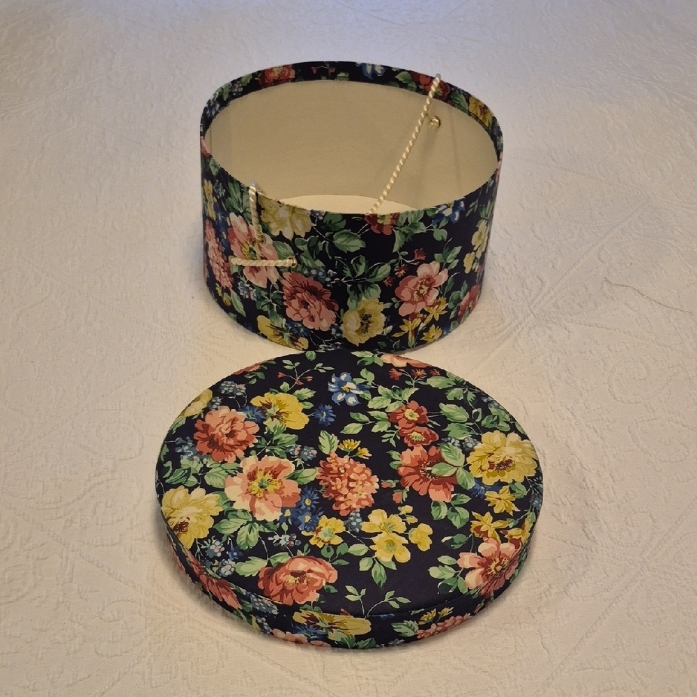Floral Hat Box with Rope Handle - 10" - Picture 3 of 8